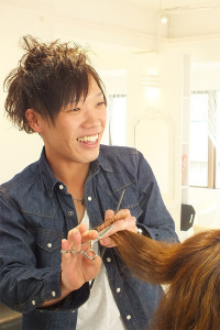 横浜にある人気の美容室・美容院「hair make Haku 横浜（ヘアメイク　ハク　ヨコハマ）」のスタッフ「伊藤 巧」